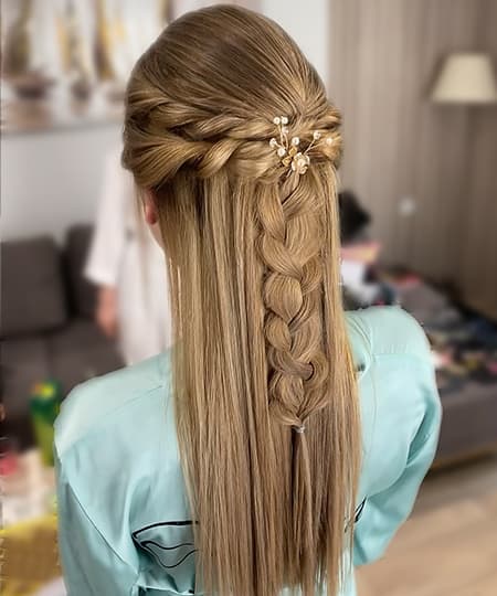 Сватбена прическа 1107 - Полувдигната, права с плитка. Прически за сватба | Сватбени прически от IvyLu.bg